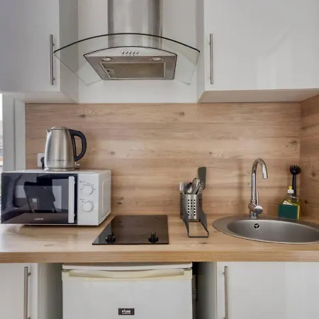 Wifi Rapide Ideal Stage Ou Pros - Metro En 8 Minutes